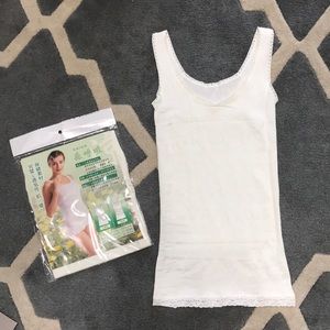 NWT scoop neck tank top shapewear- white